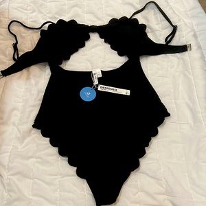New black knotted one piece swimsuit bikini